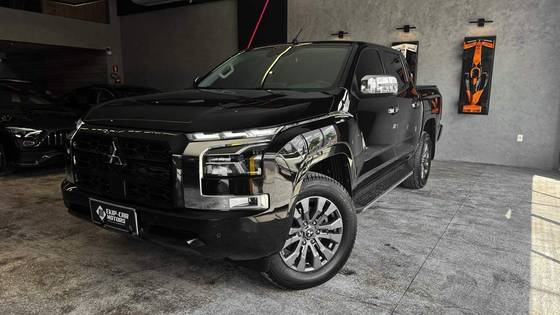 MITSUBISHI TRITON 2.4 BITURBO DIESEL CD HPE-S 4X4 AUTOMÁTICO